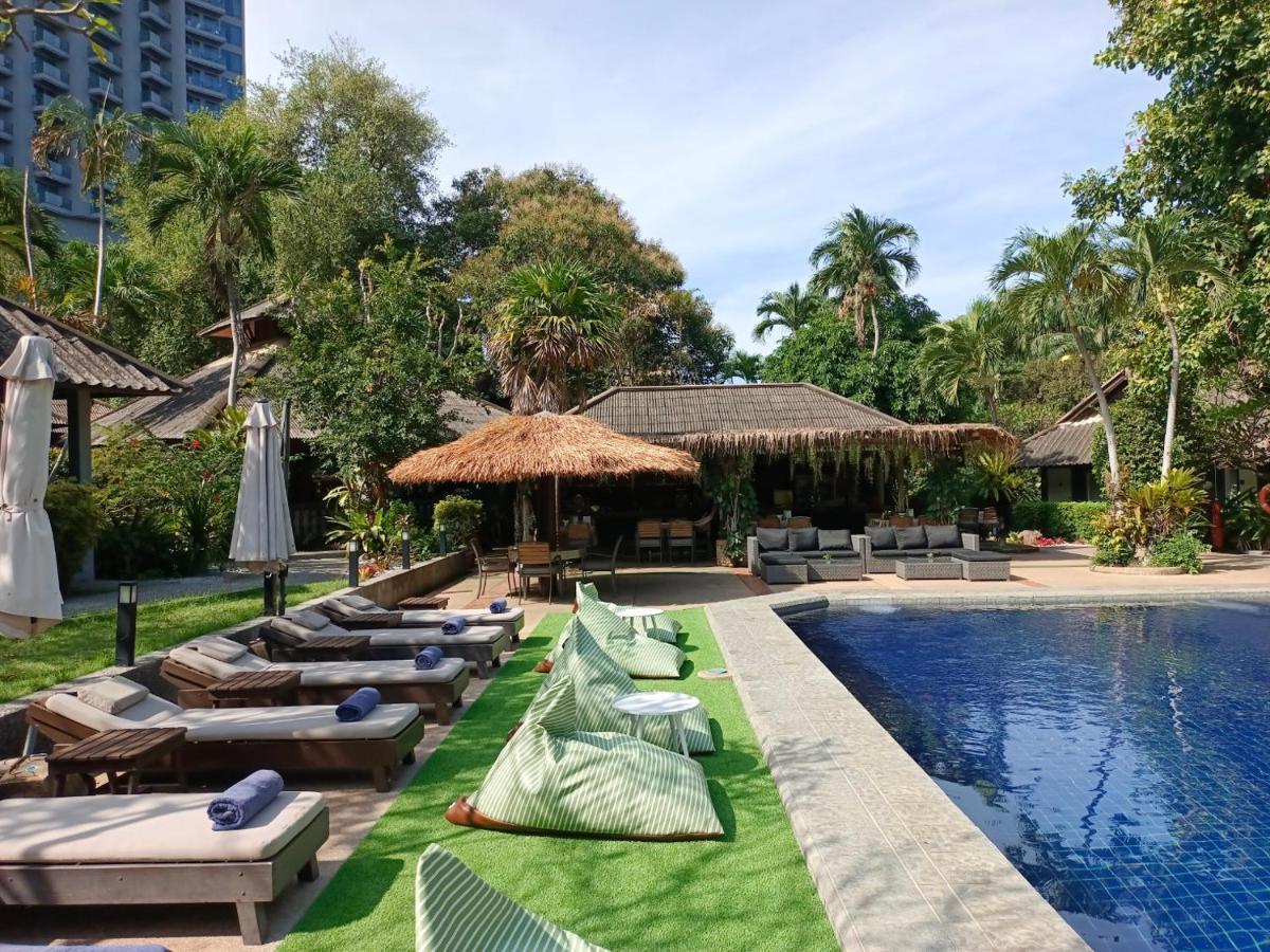 Let'S Hyde Pattaya Resort & Villas - Pool Cabanas Exterior photo