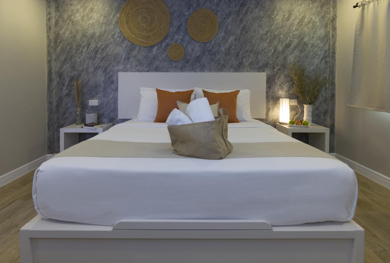 Let'S Hyde Pattaya Resort & Villas - Pool Cabanas Exterior photo