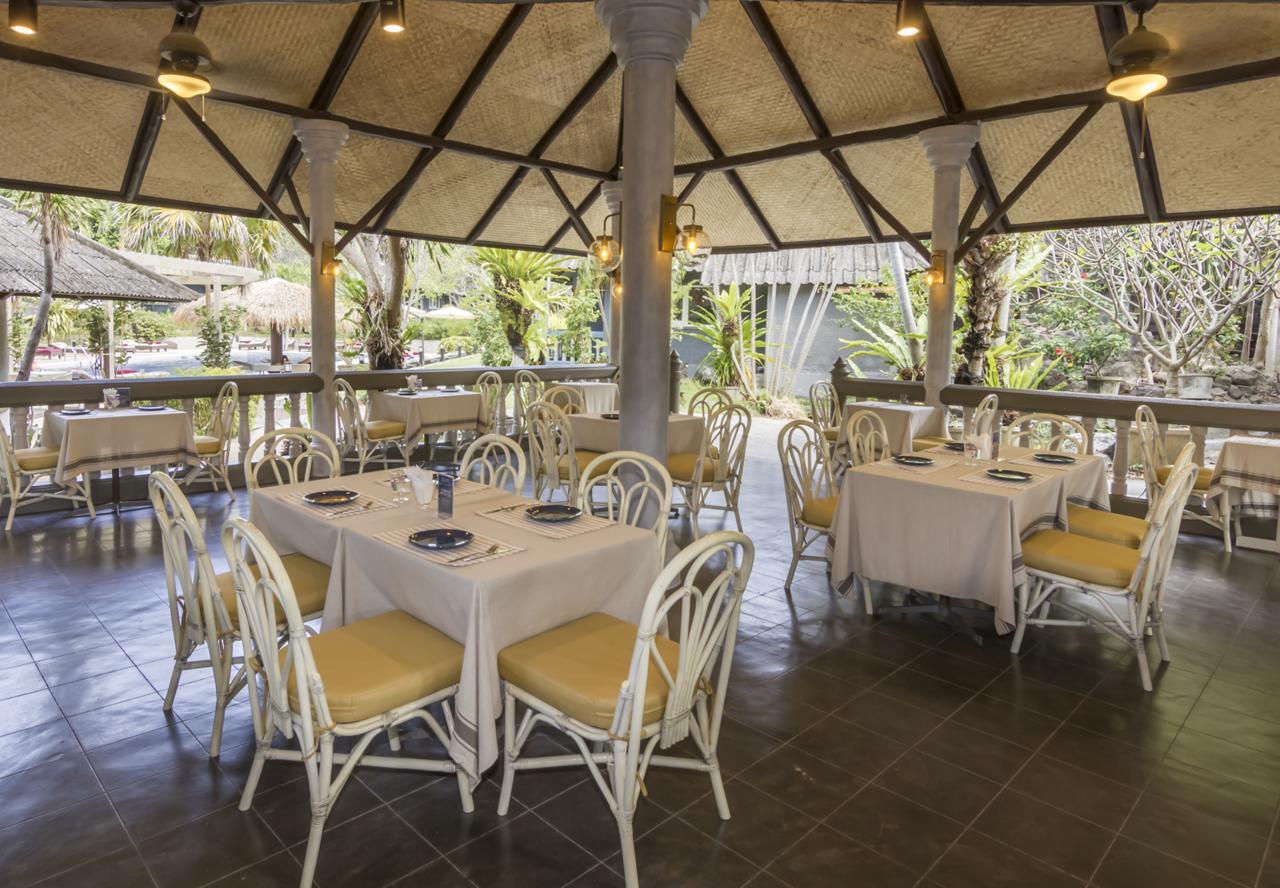 Let'S Hyde Pattaya Resort & Villas - Pool Cabanas Exterior photo