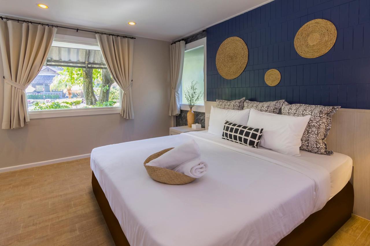 Let'S Hyde Pattaya Resort & Villas - Pool Cabanas Exterior photo